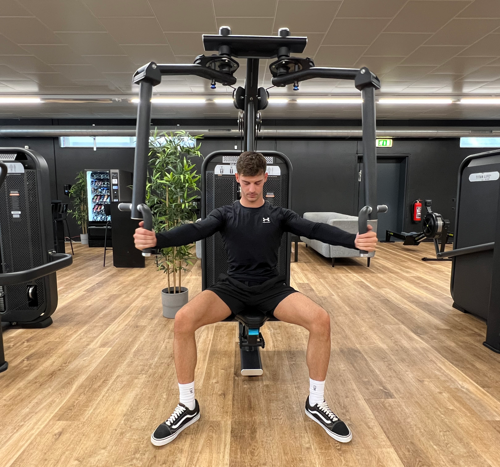 TITAN LIFE PRO Fusion Rear Delt/Pec Fly DUAL