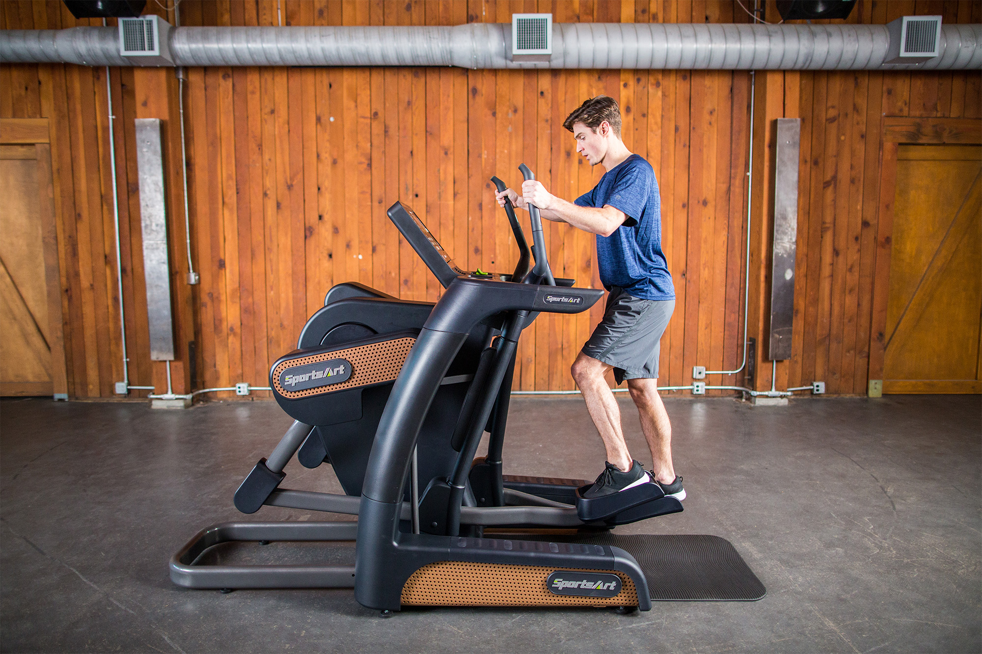 SportsArt V886 Verso Crosstrainer